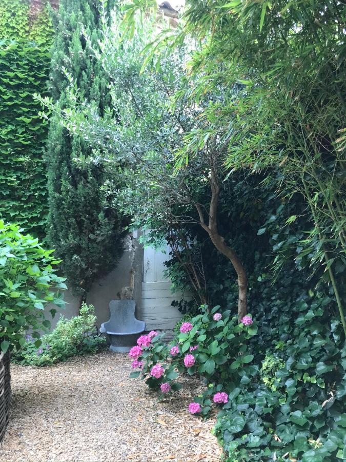 Le Logis Blanc Bed&Breakfast Coursan Bagian luar foto